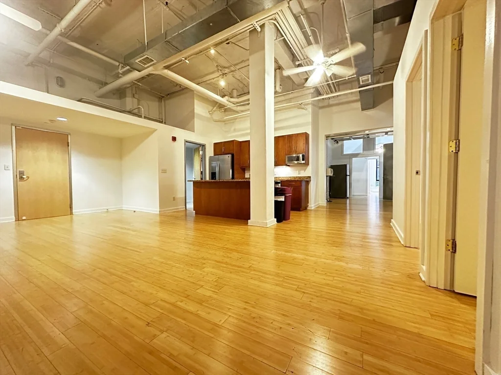 4 bed, 2 bath apartment for rent at 121 Beach St Unit 105, Leather District — photo 3 of 16