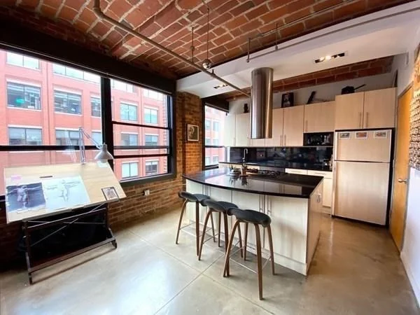 2 bed, 2 bath apartment for rent at 121 Beach St Unit 501, Boston Downtown — photo 3 of 21