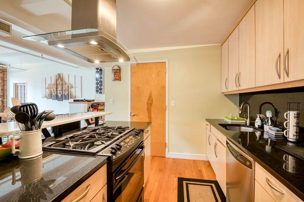 2 bed, 2 bath apartment for rent at 121 Beach St Unit 602, Leather District — photo 8 of 27