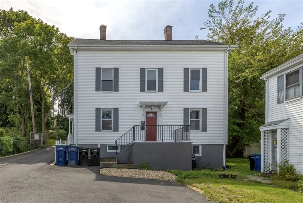3 bed, 1 bath apartment for rent at 121 Boston Unit 2, Glenwood — photo 1 of 13