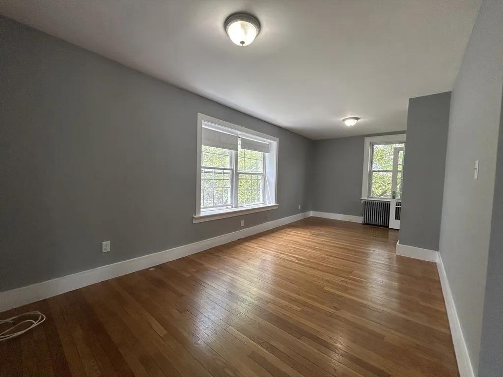 3 bed, 1 bath apartment for rent at 121 Boston Unit 2, Glenwood — photo 5 of 13