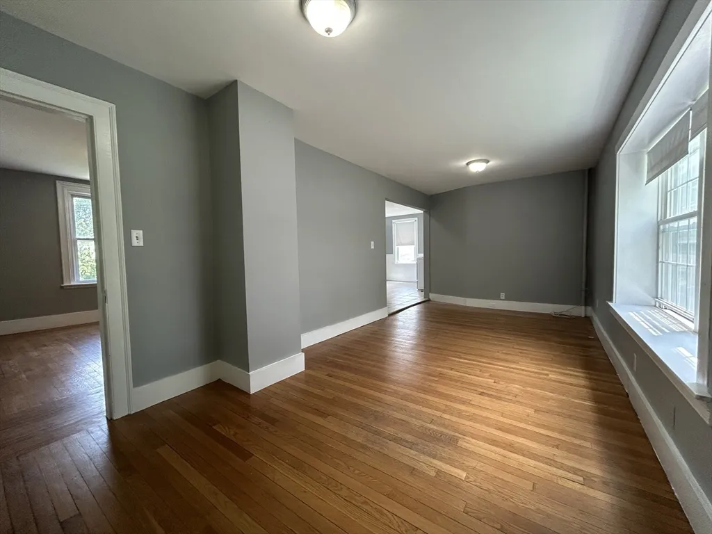 3 bed, 1 bath apartment for rent at 121 Boston Unit 2, Glenwood — photo 6 of 13