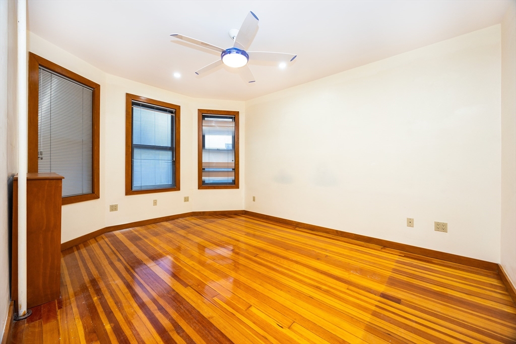 3 bed, 1 bath apartment for rent at 121 Browne St Unit 2, North Brookline — photo 6 of 19