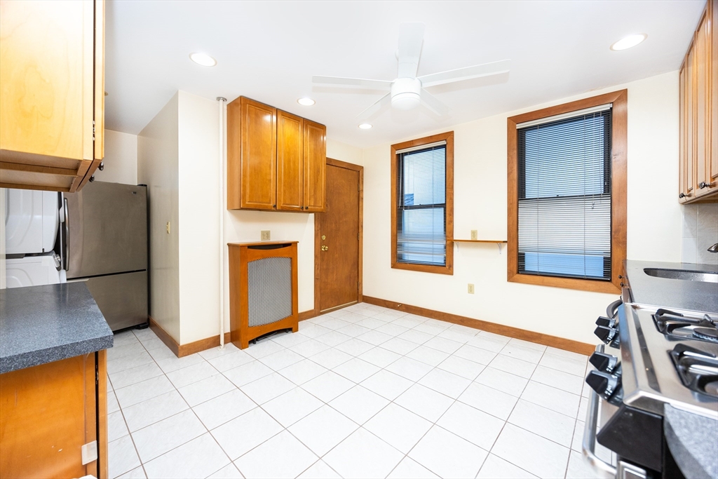 3 bed, 1 bath apartment for rent at 121 Browne St Unit 2, North Brookline — photo 1 of 19