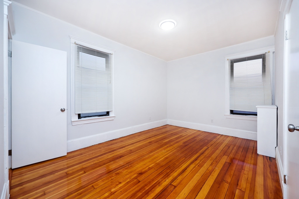 3 bed, 1 bath apartment for rent at 121 Browne St Unit 3, North Brookline — photo 11 of 23