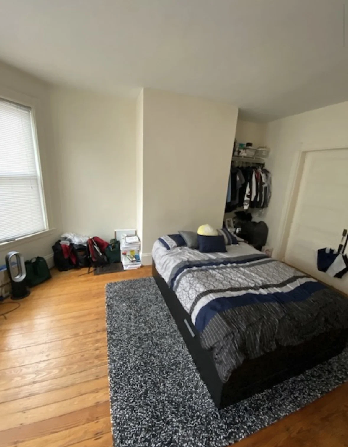 5 bed, 1 bath apartment for rent at 121 Calumet St Unit 2, Mission Hill — photo 5 of 6