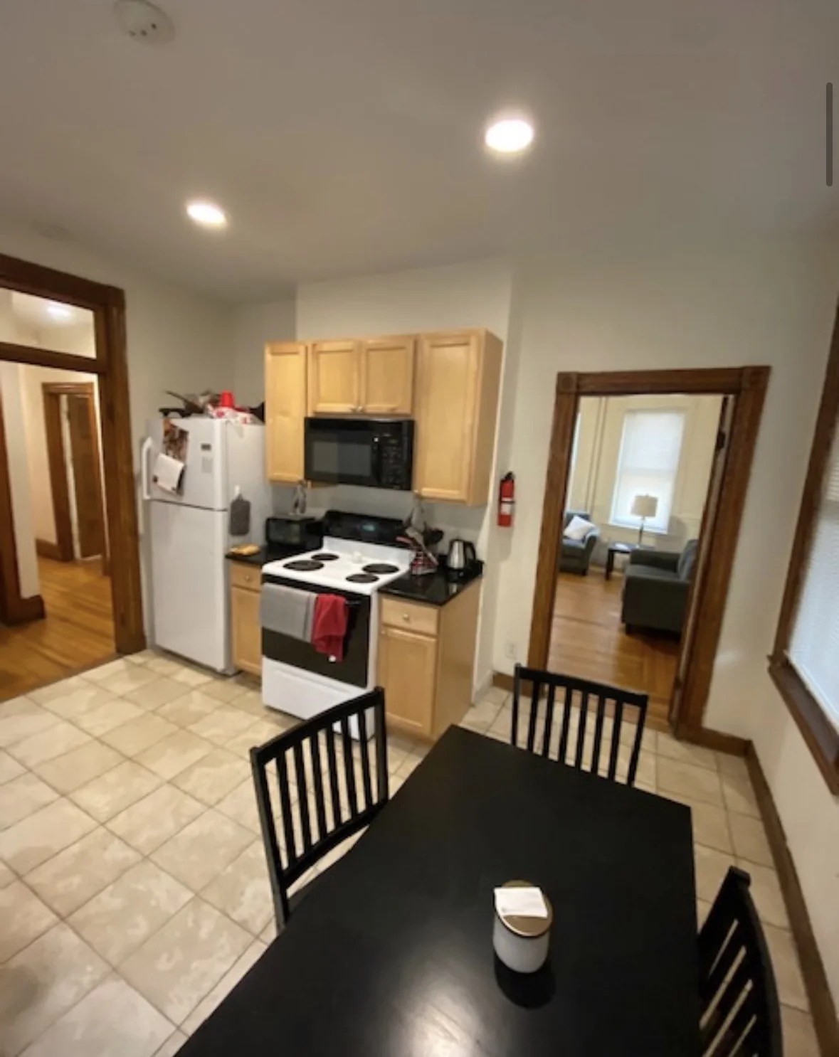 5 bed, 1 bath apartment for rent at 121 Calumet St Unit 2, Mission Hill — photo 2 of 6