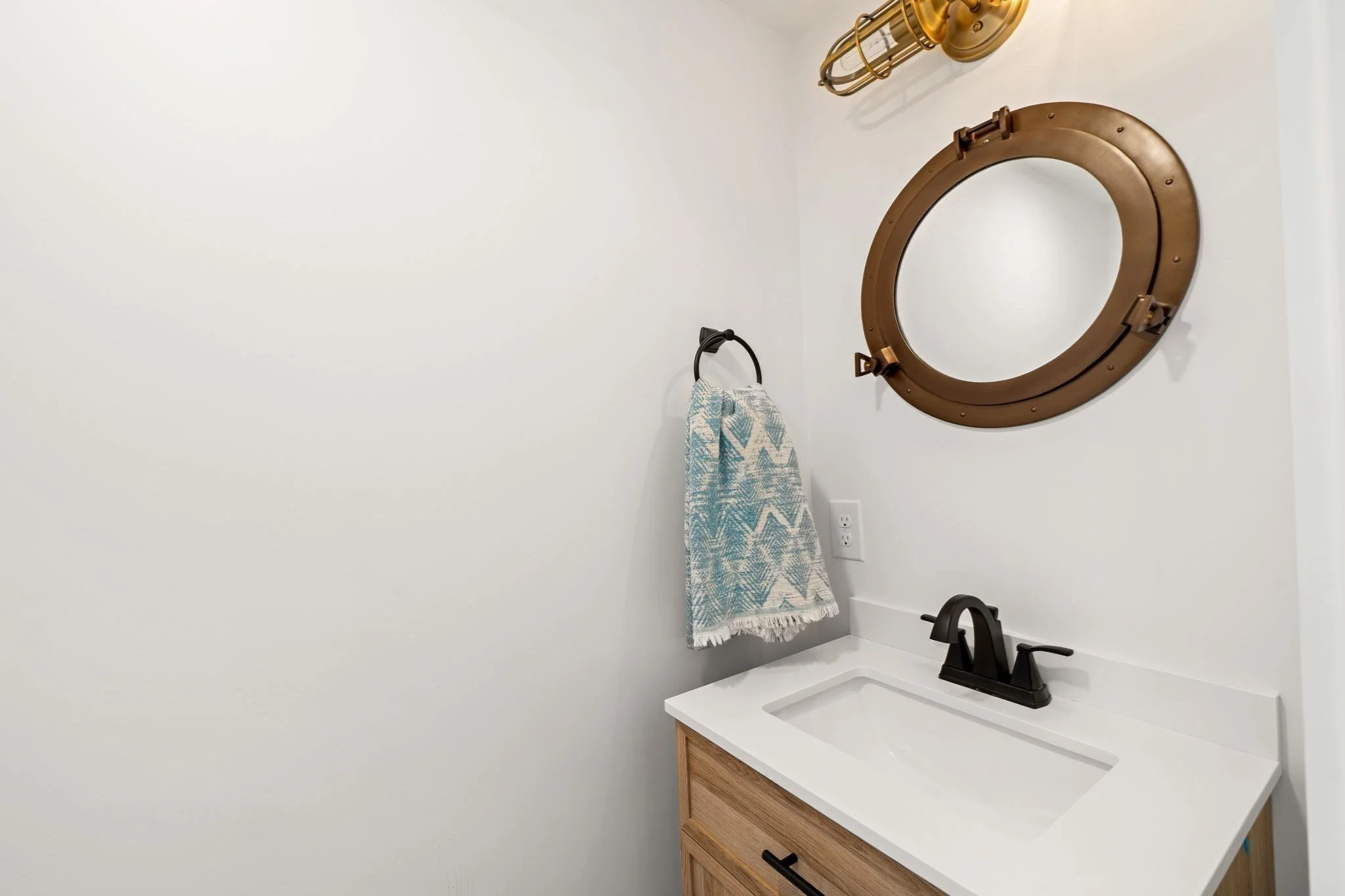 2 bed, 1 bath apartment for rent at 121 Central Ave Unit B, Salisbury Beach — photo 24 of 30