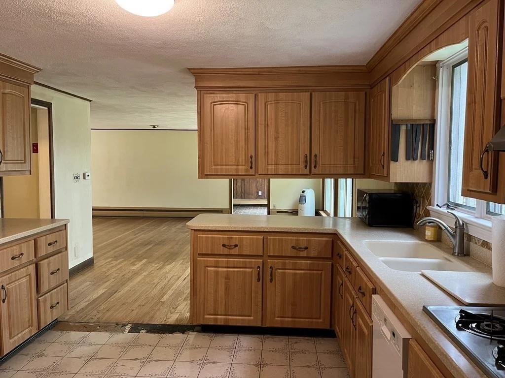3 bed, 2 bath apartment for rent at 121 Claremont St Unit 0, Newtonville — photo 5 of 21
