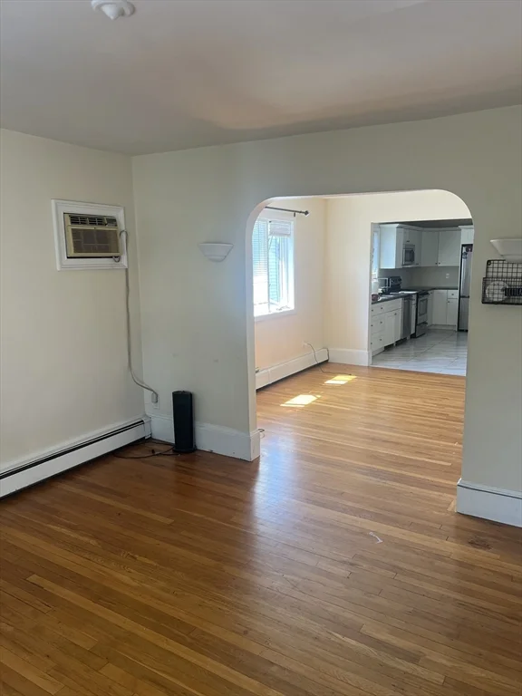 3 bed, 1 bath apartment for rent at 121 Clarence Unit 1, Everett — photo 4 of 7