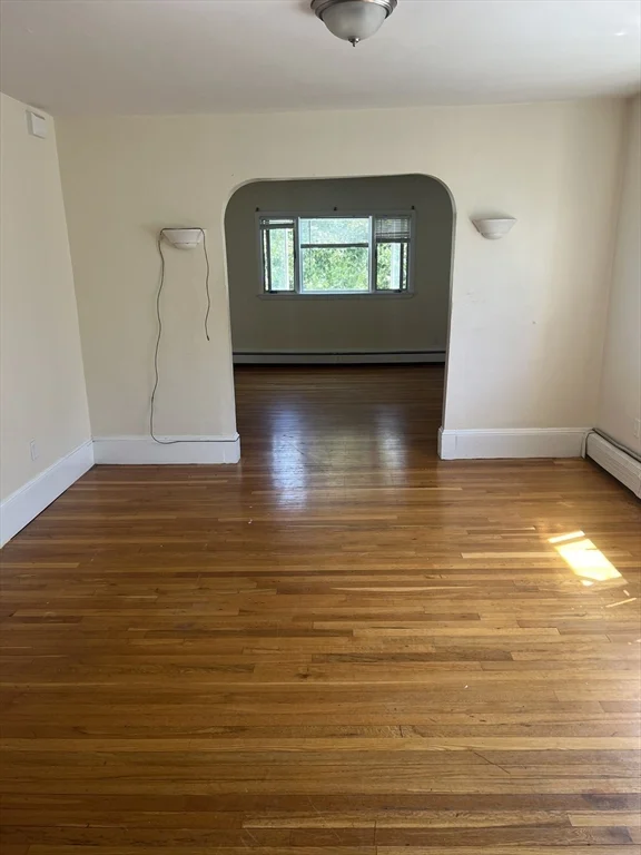 3 bed, 1 bath apartment for rent at 121 Clarence Unit 1, Everett — photo 6 of 7