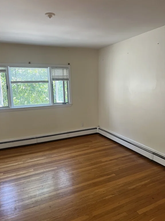 3 bed, 1 bath apartment for rent at 121 Clarence Unit 1, Everett — photo 5 of 7