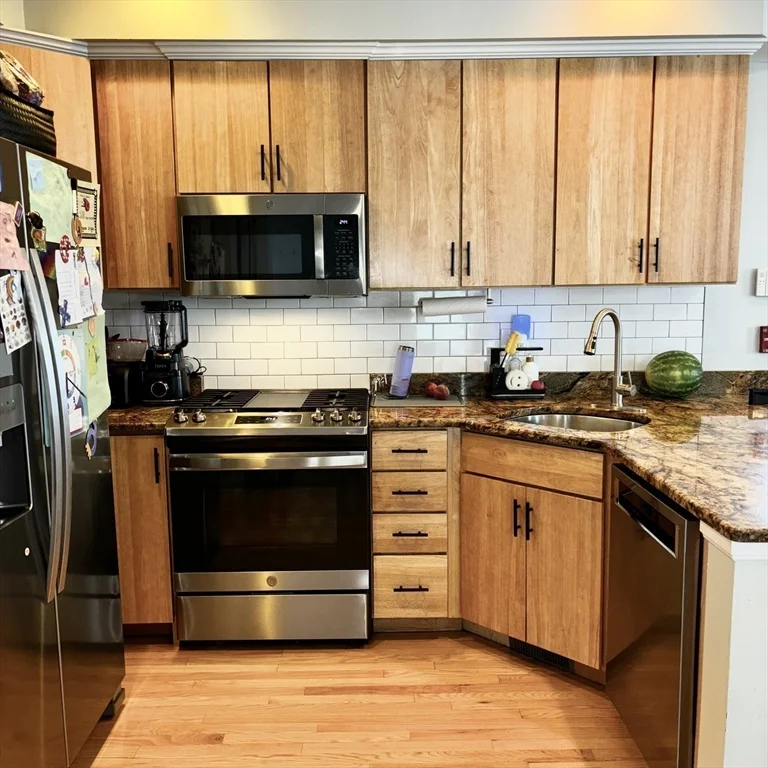 3 bed, 1 bath apartment for rent at 121 East Cottage St Unit 6, Dorchester — photo 10 of 26