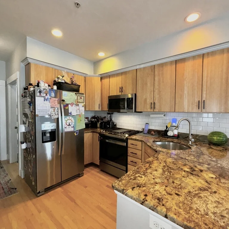 3 bed, 1 bath apartment for rent at 121 East Cottage St Unit 6, Dorchester — photo 8 of 26