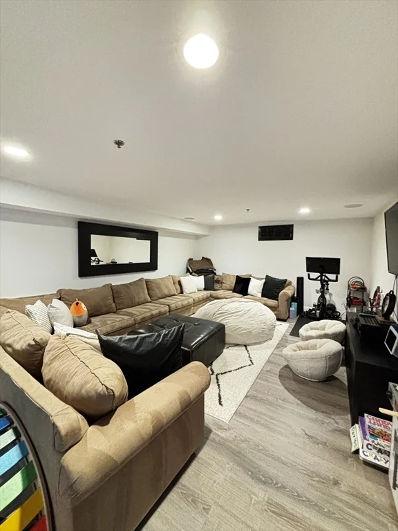 3 bed, 1 bath apartment for rent at 121 East Cottage St Unit 6, Dorchester — photo 19 of 26
