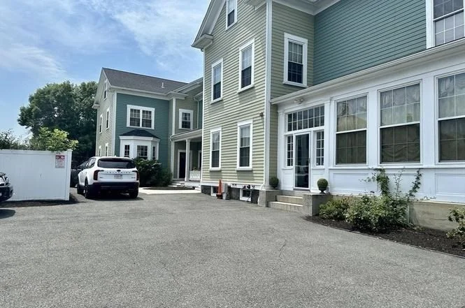 3 bed, 1 bath apartment for rent at 121 East Cottage St Unit 6, Dorchester — photo 3 of 26