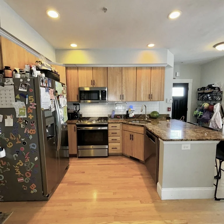 3 bed, 1 bath apartment for rent at 121 East Cottage St Unit 6, Dorchester — photo 9 of 26