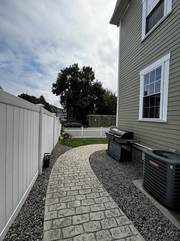 3 bed, 1 bath apartment for rent at 121 East Cottage St Unit 6, Dorchester — photo 24 of 26