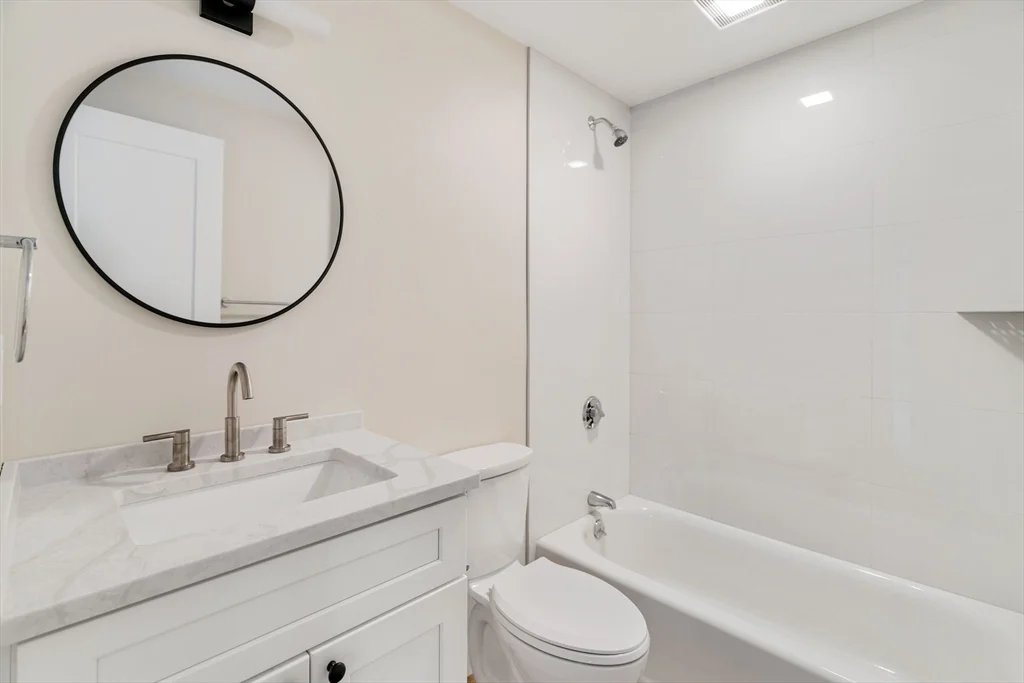 3 bed, 2 bath apartment for rent at 121 Fayette Unit A, Quincy — photo 9 of 19