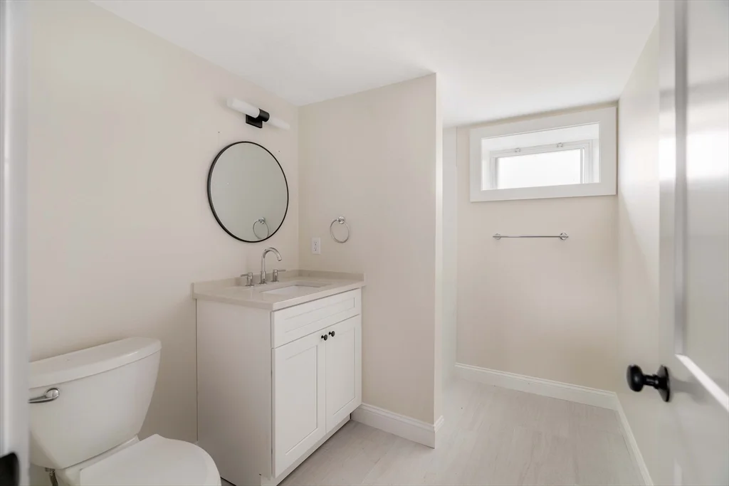 3 bed, 2 bath apartment for rent at 121 Fayette Unit A, Quincy — photo 14 of 19