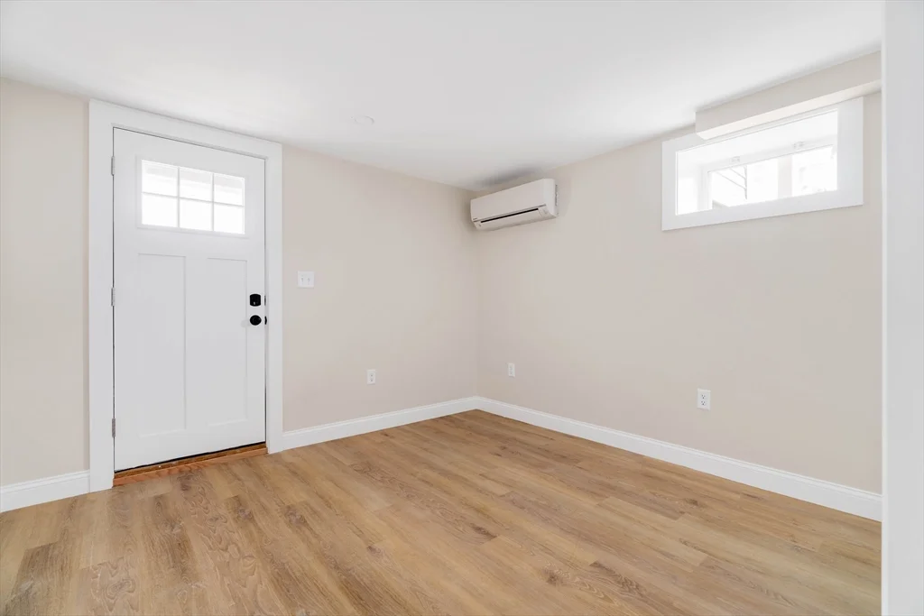 3 bed, 2 bath apartment for rent at 121 Fayette Unit A, Quincy — photo 16 of 19