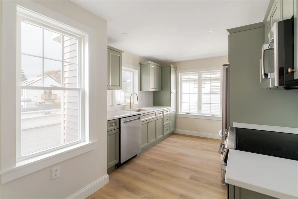 1 bed, 1 bath apartment for rent at 121 Fayette Unit B, Quincy — photo 3 of 12