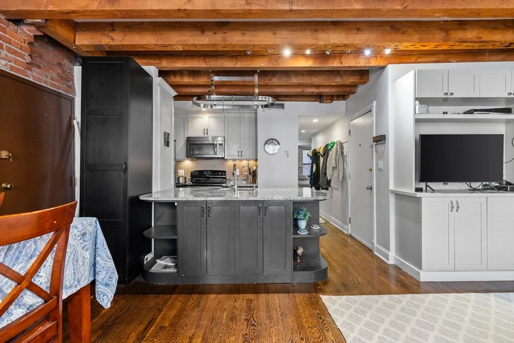 2 bed, 1 bath apartment for rent at 121 Fulton St Unit 3, North End — photo 10 of 21