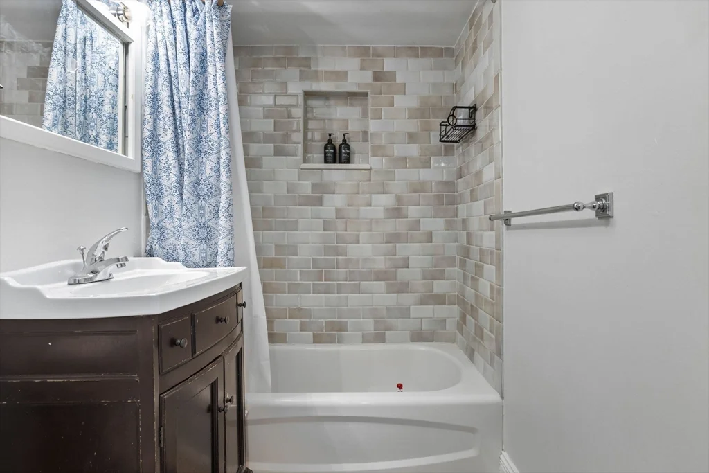 2 bed, 1 bath apartment for rent at 121 Fulton St Unit 3, North End — photo 13 of 21