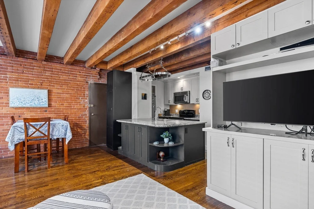 2 bed, 1 bath apartment for rent at 121 Fulton St Unit 3, North End — photo 2 of 21