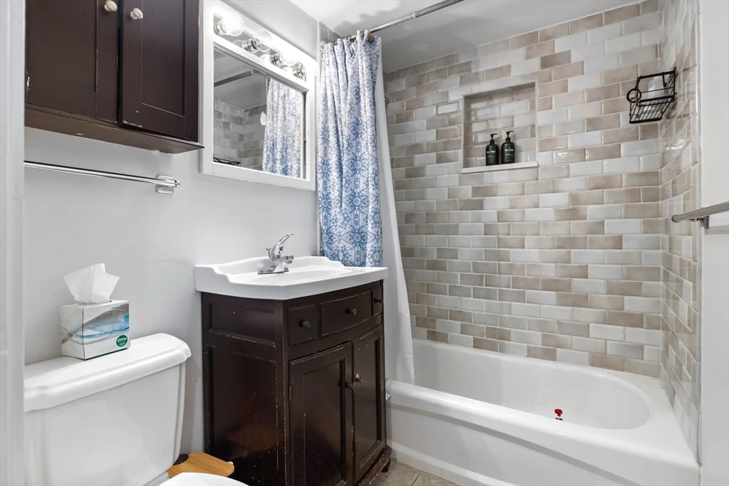 2 bed, 1 bath apartment for rent at 121 Fulton St Unit 3, North End — photo 14 of 21