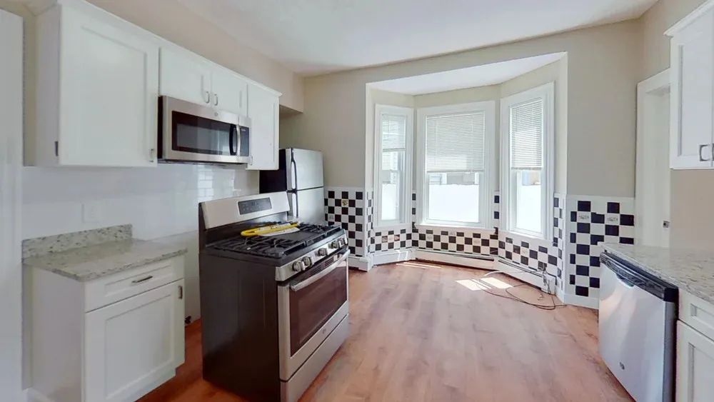 3 bed, 1 bath apartment for rent at 121 George St Unit 1, Roxbury