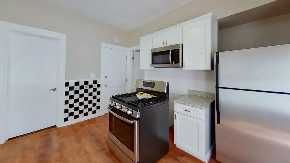 3 bed, 1 bath apartment for rent at 121 George St Unit 1, Roxbury — photo 3 of 7