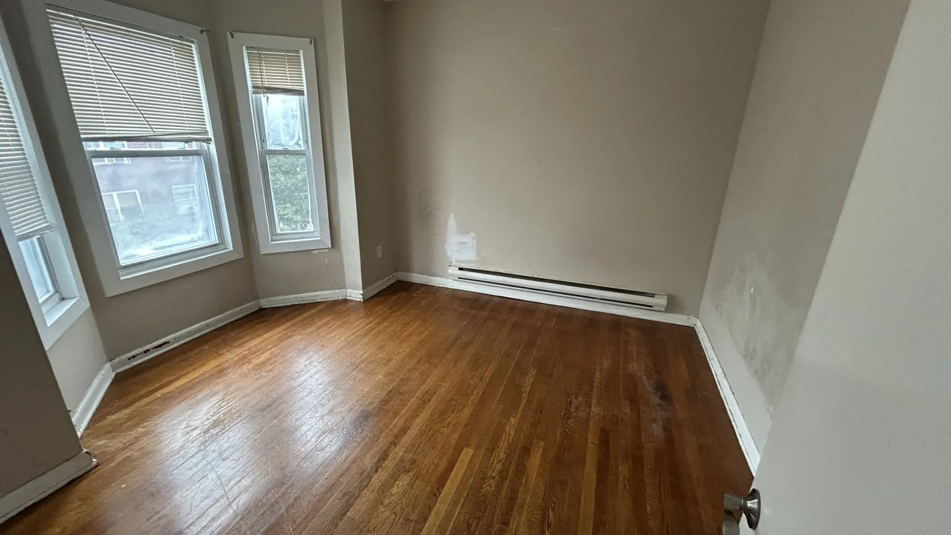 3 bed, 1 bath apartment for rent at 121 George St Unit 2M, Roxbury — photo 2 of 5