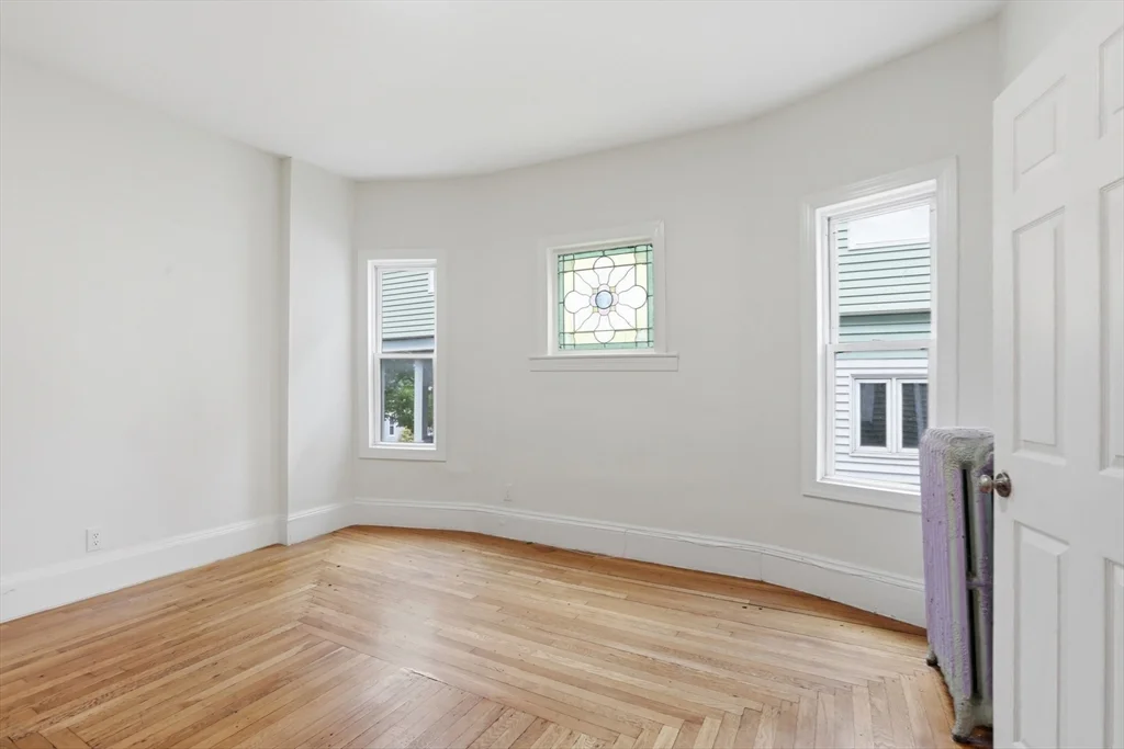1 bed, 1 bath apartment for rent at 121 Glendale St Unit 1, Everett — photo 22 of 27