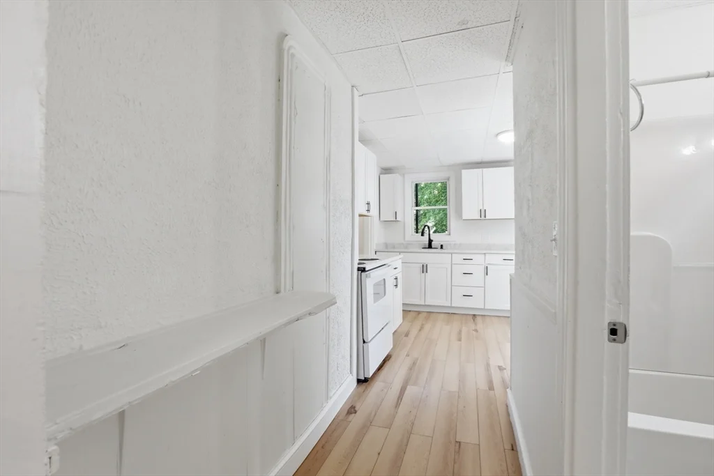 1 bed, 1 bath apartment for rent at 121 Glendale St Unit 1, Everett — photo 18 of 27
