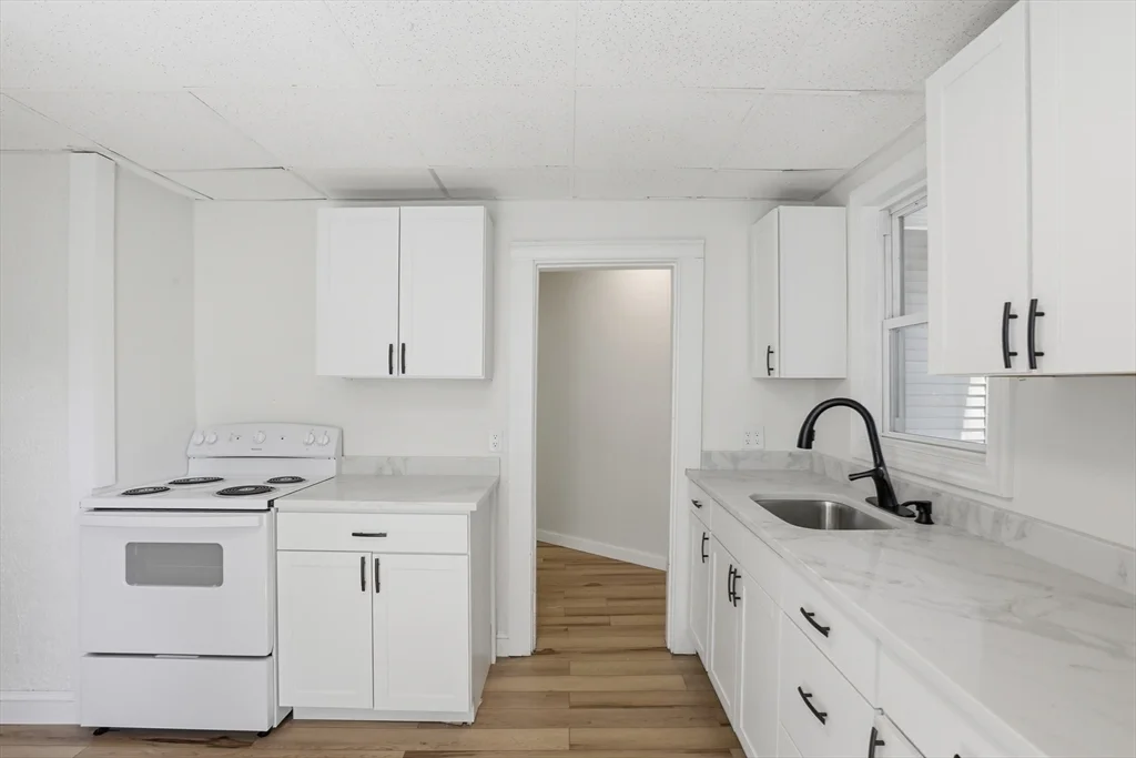 1 bed, 1 bath apartment for rent at 121 Glendale St Unit 1, Everett — photo 15 of 27