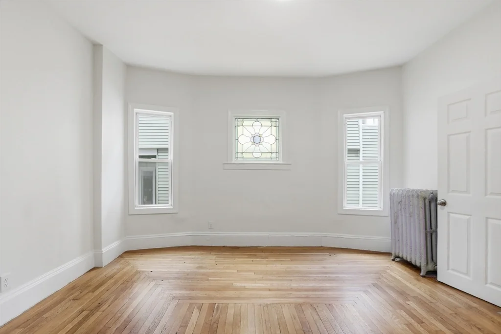 1 bed, 1 bath apartment for rent at 121 Glendale St Unit 1, Everett — photo 23 of 27