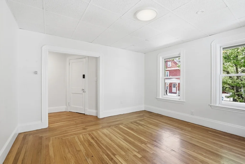 1 bed, 1 bath apartment for rent at 121 Glendale St Unit 1, Everett — photo 9 of 27