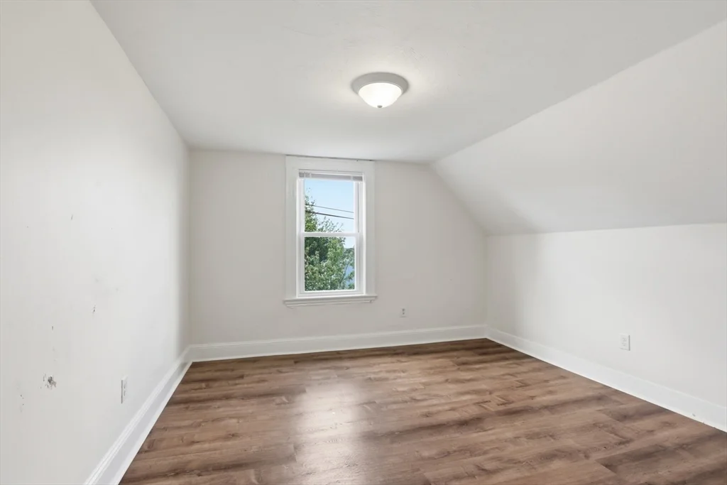 1 bed, 1 bath apartment for rent at 121 Glendale St Unit 3, Everett — photo 18 of 24