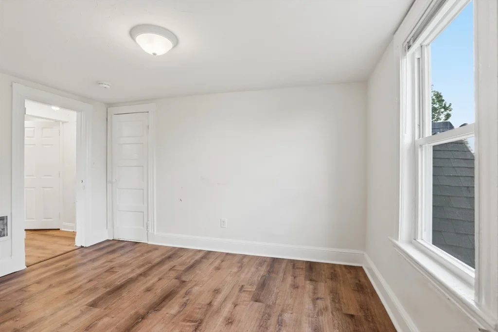 1 bed, 1 bath apartment for rent at 121 Glendale St Unit 3, Everett — photo 5 of 24