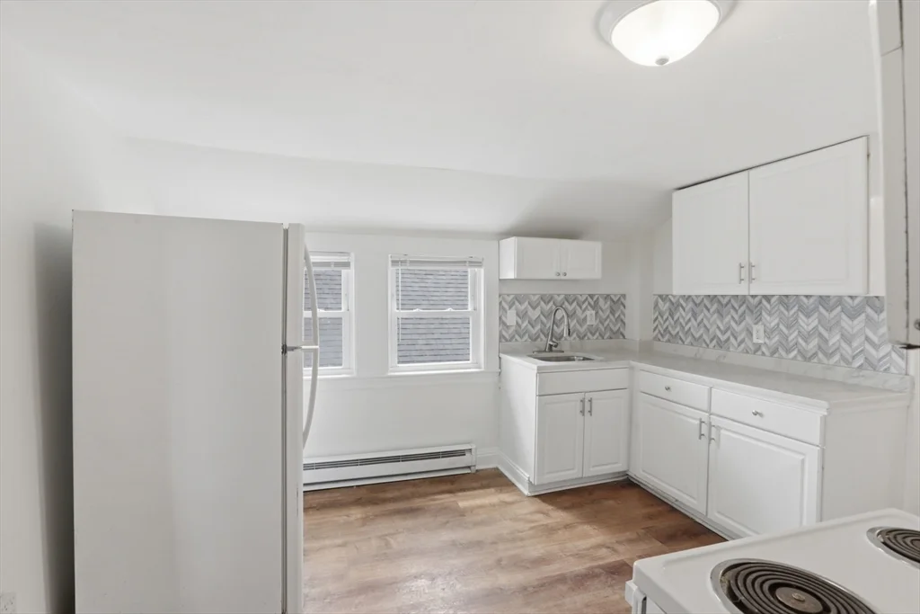 1 bed, 1 bath apartment for rent at 121 Glendale St Unit 3, Everett — photo 4 of 24