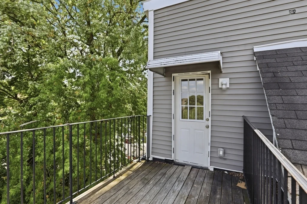 1 bed, 1 bath apartment for rent at 121 Glendale St Unit 3, Everett — photo 23 of 24