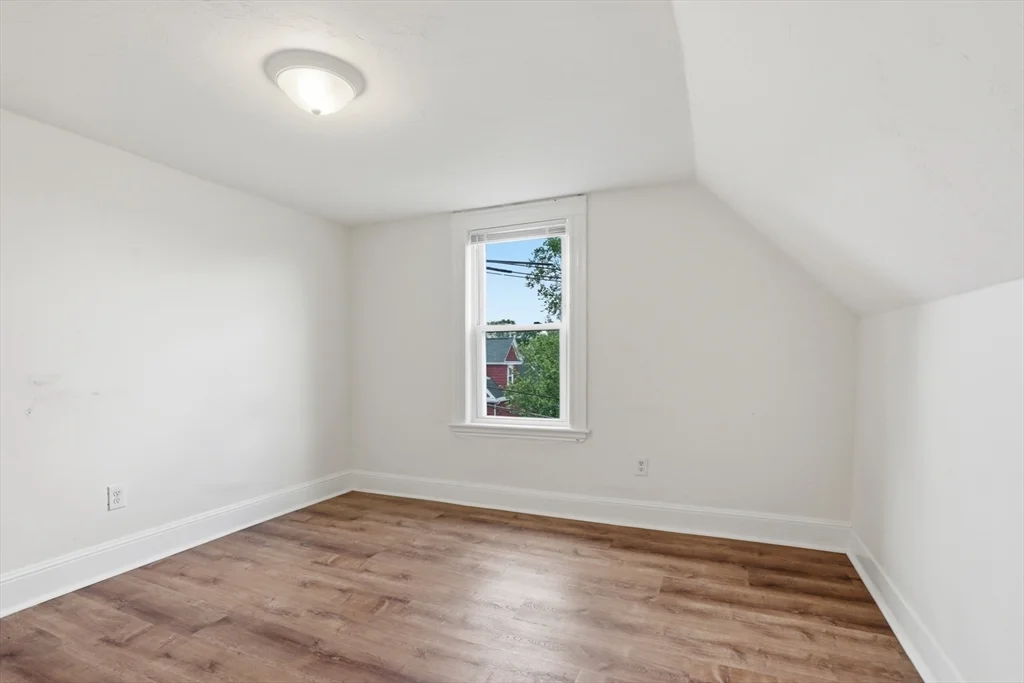 1 bed, 1 bath apartment for rent at 121 Glendale St Unit 3, Everett — photo 19 of 24