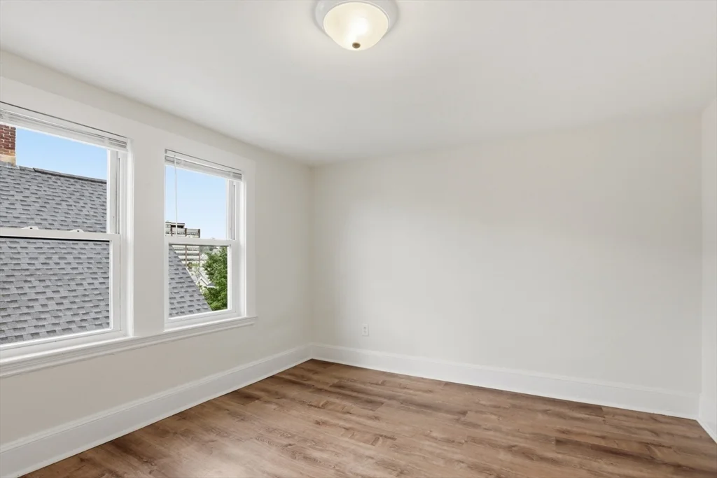 1 bed, 1 bath apartment for rent at 121 Glendale St Unit 3, Everett — photo 12 of 24