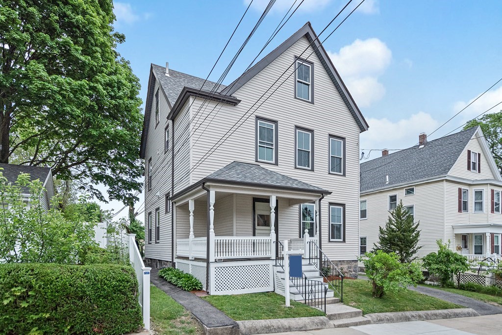 2 bed, 1 bath apartment for rent at 121 Hewlett St Unit 1, Roslindale