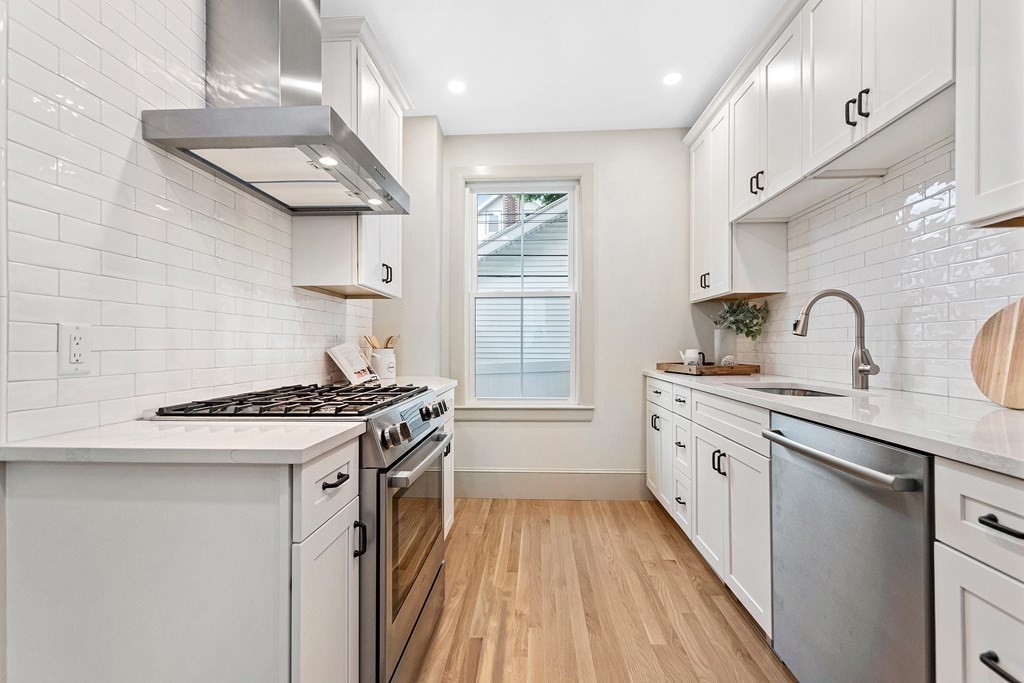 2 bed, 1 bath apartment for rent at 121 Hewlett St Unit 1, Roslindale — photo 12 of 27