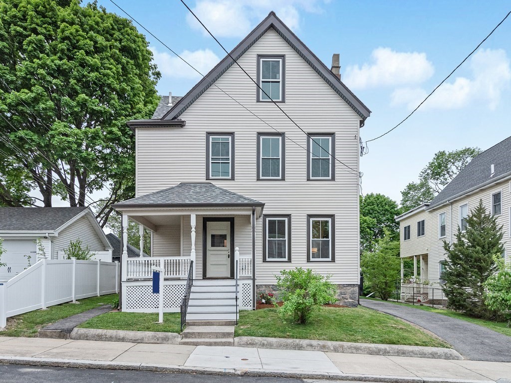 2 bed, 1 bath apartment for rent at 121 Hewlett St Unit 1, Roslindale — photo 2 of 27