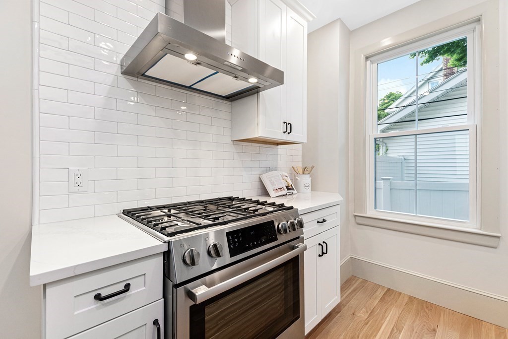 2 bed, 1 bath apartment for rent at 121 Hewlett St Unit 1, Roslindale — photo 13 of 27