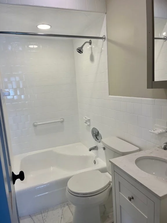 3 bed, 2 bath apartment for rent at 121 Hewlett Unit 2, Roslindale — photo 7 of 19