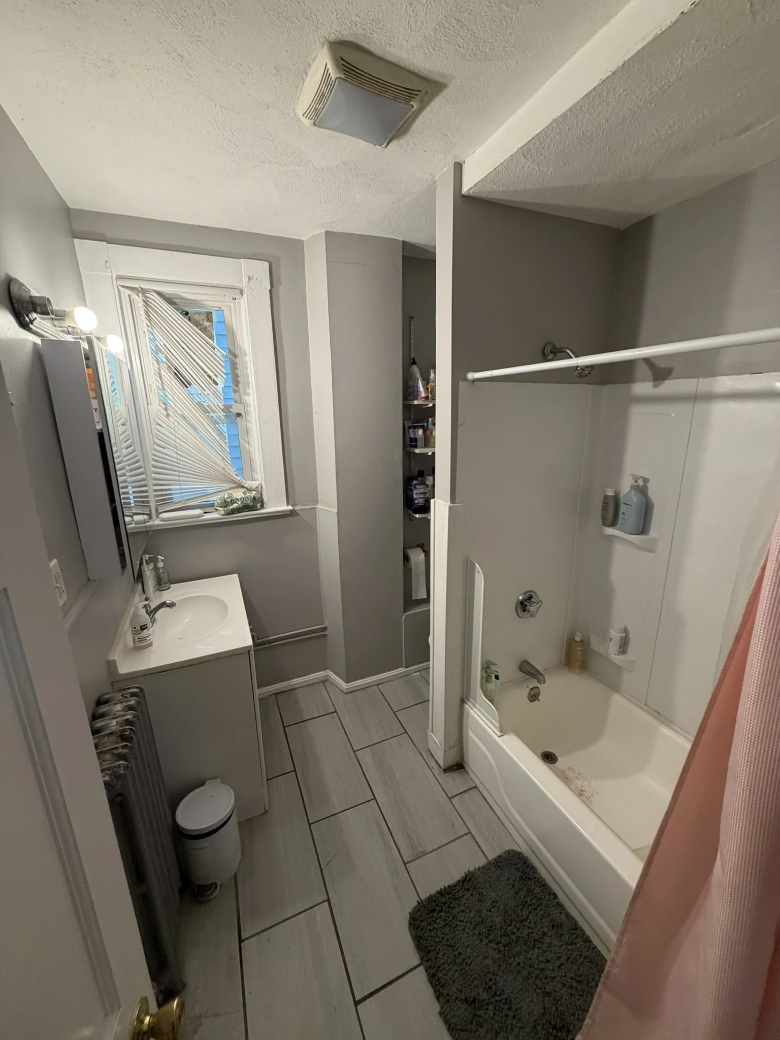 3 bed, 1 bath apartment for rent at 121 Hillside St Unit 2, Mission Hill — photo 8 of 11